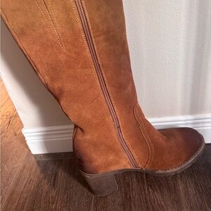 Brown Suede Knee-High Boots lightly worn